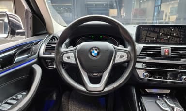 X4 (G02)