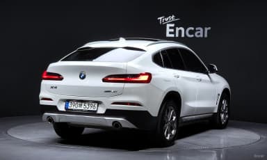 X4 (G02)