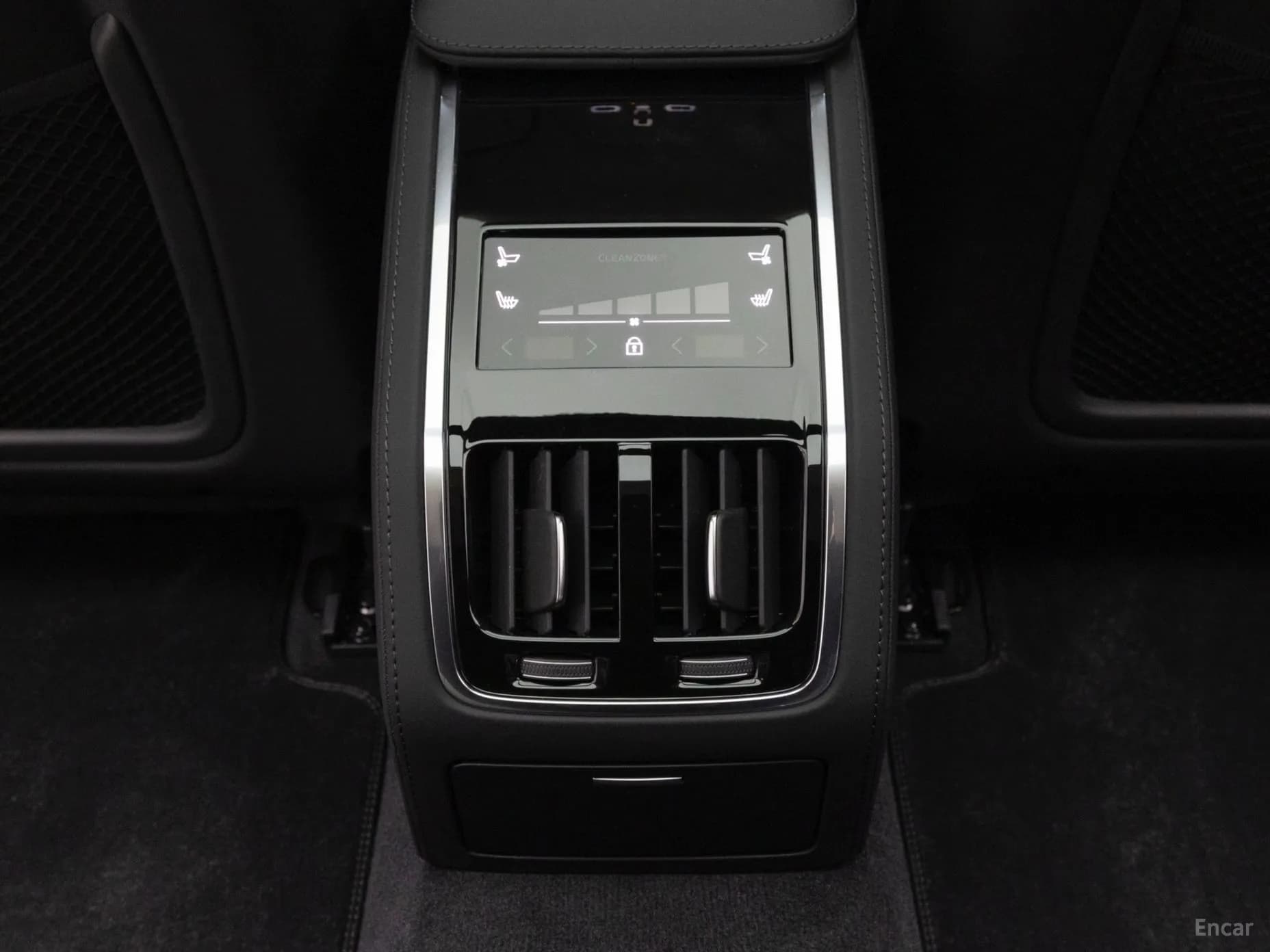 S90