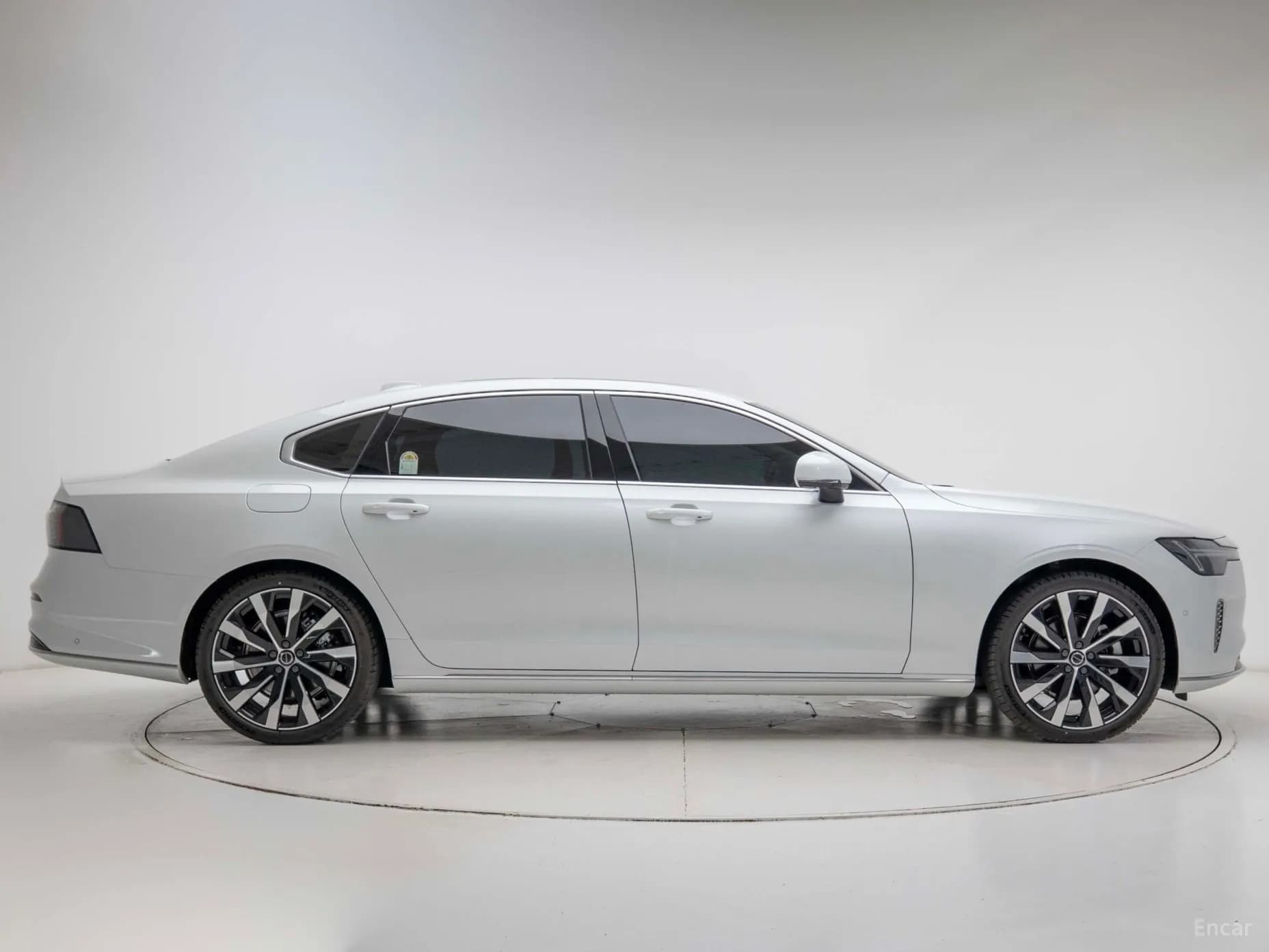 S90