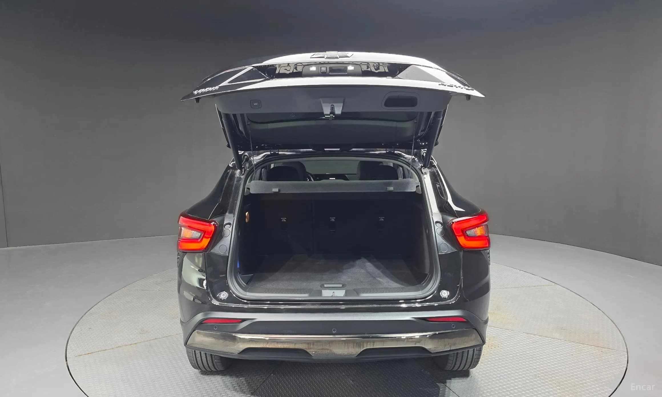 Trax Crossover