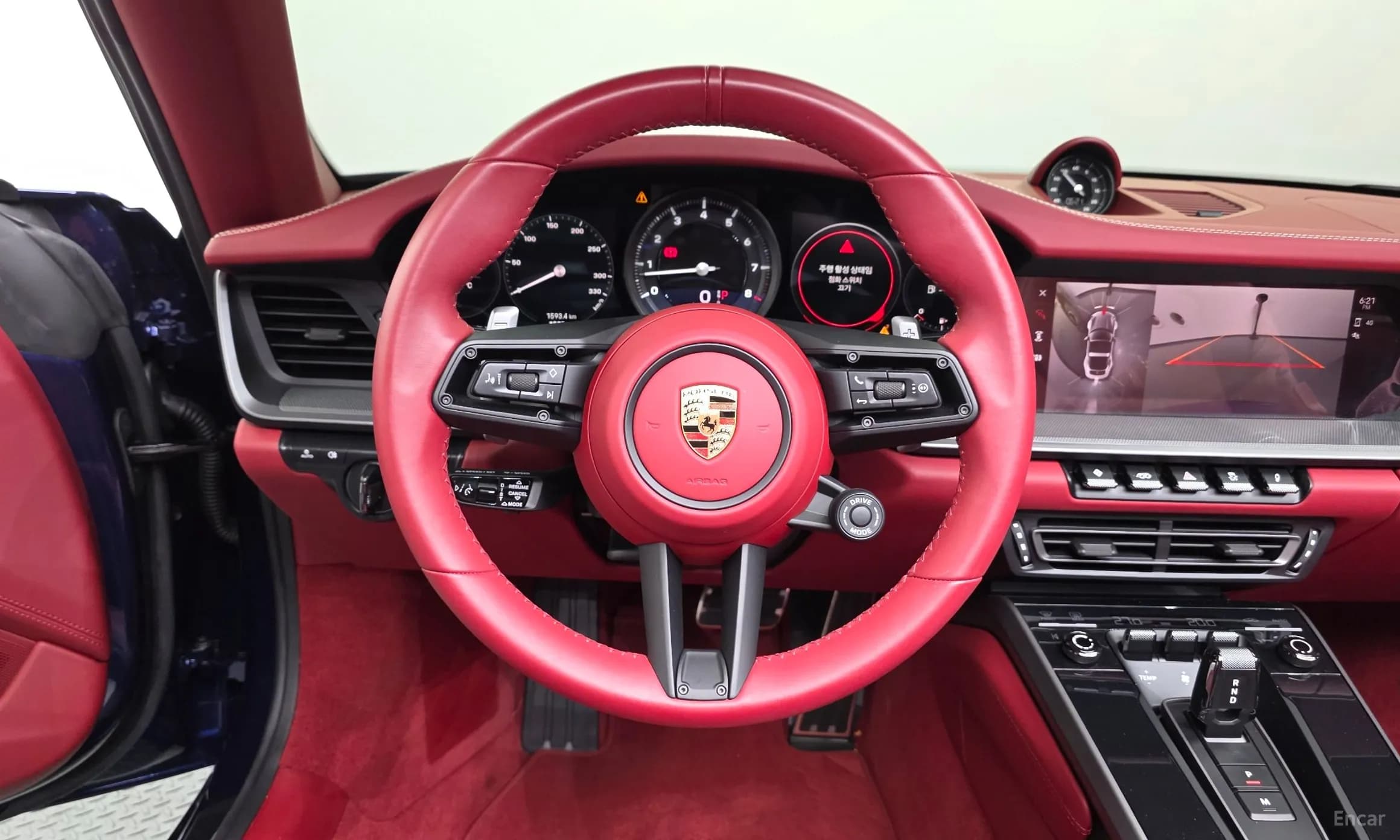 911 (992)