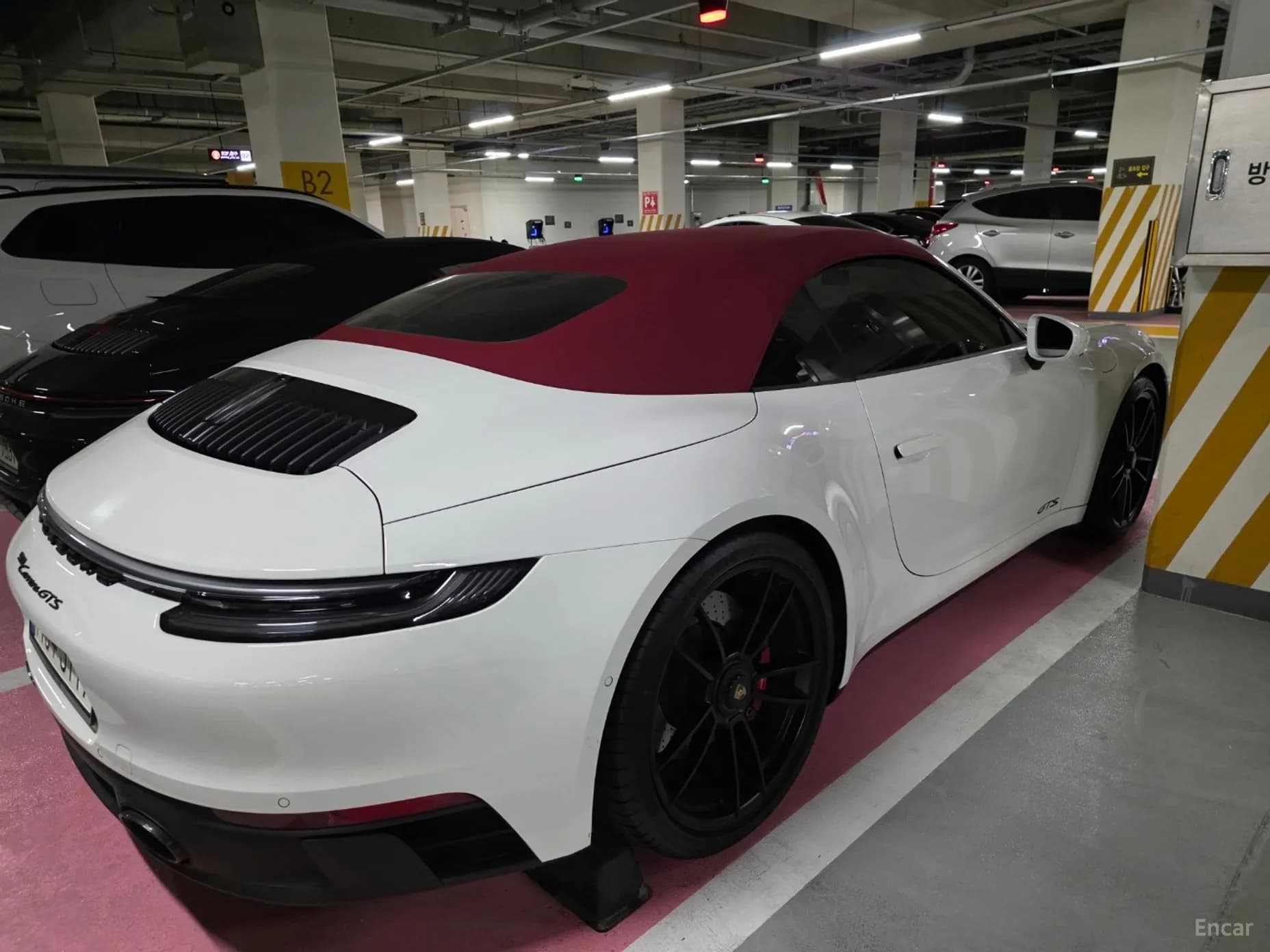911 (992)