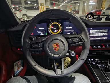 911 (992)