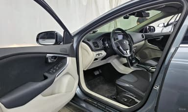 V40