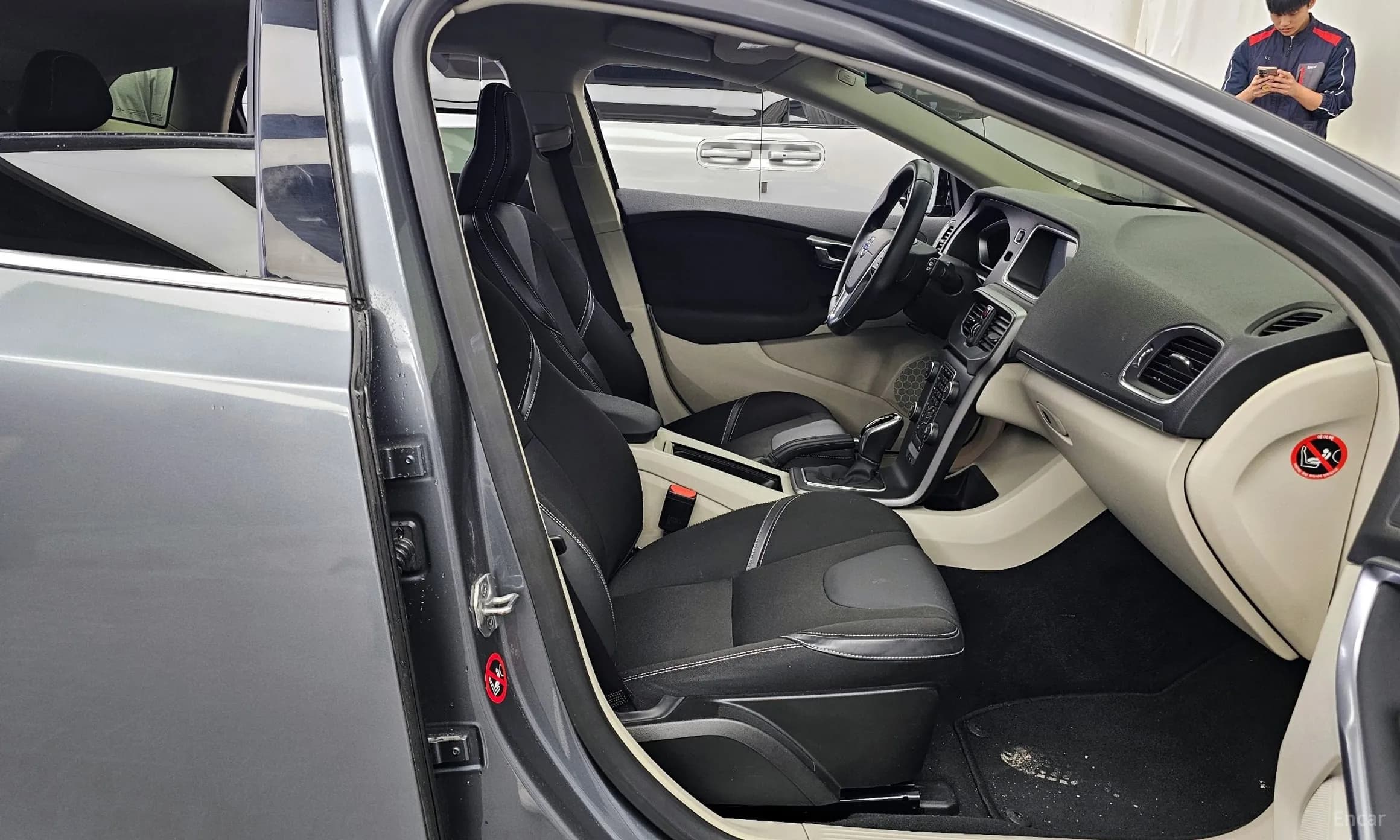 V40