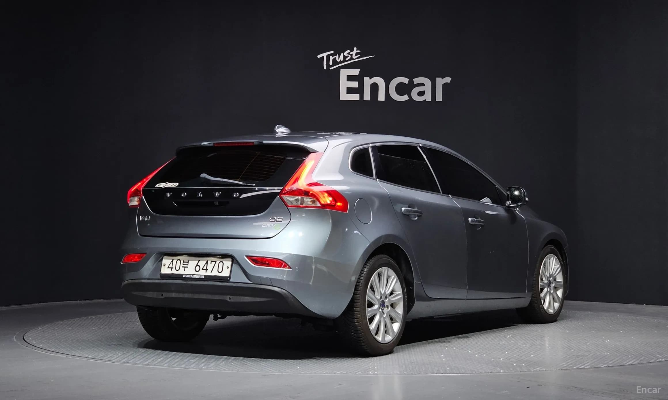 V40
