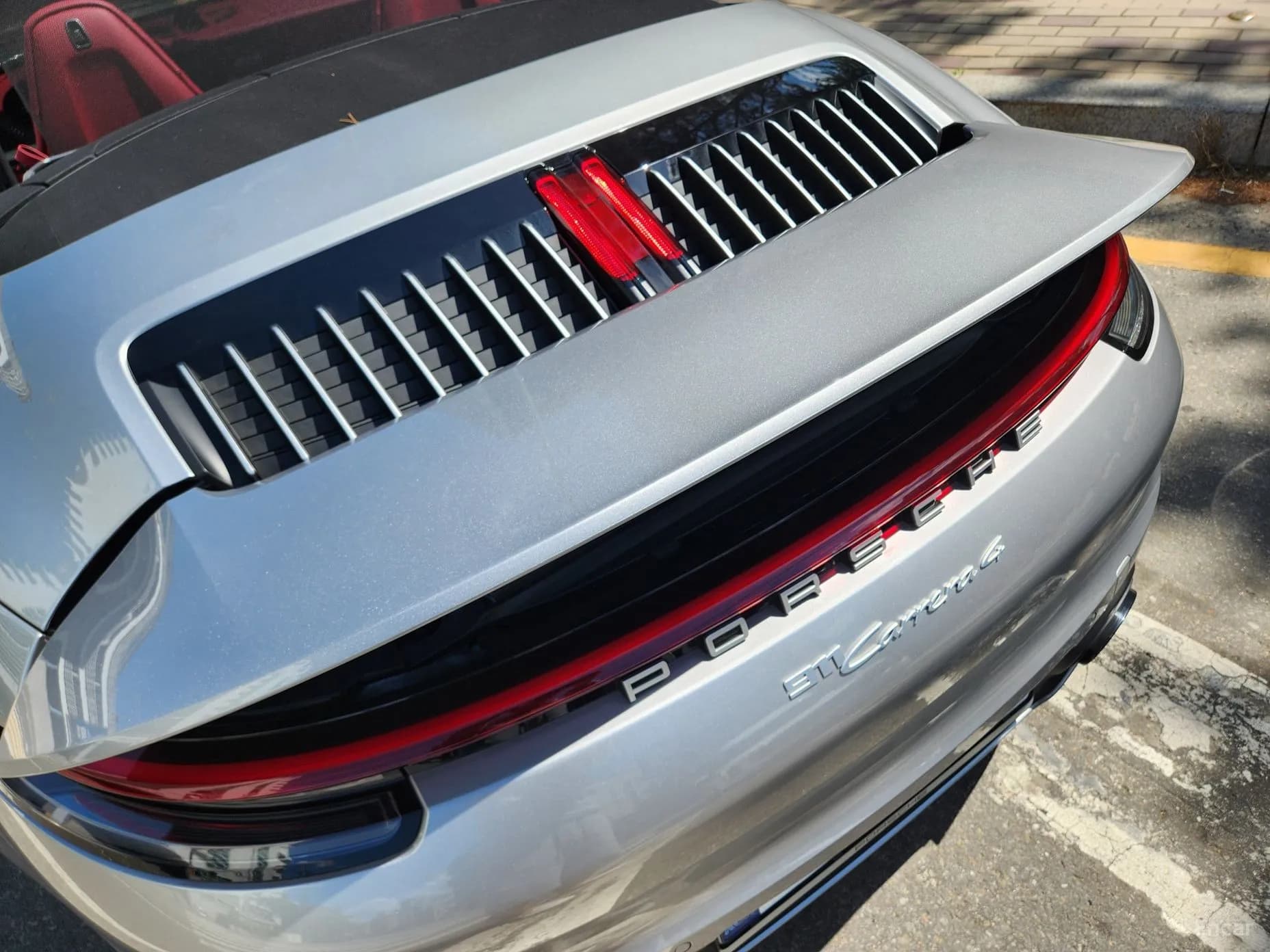 911 (992)