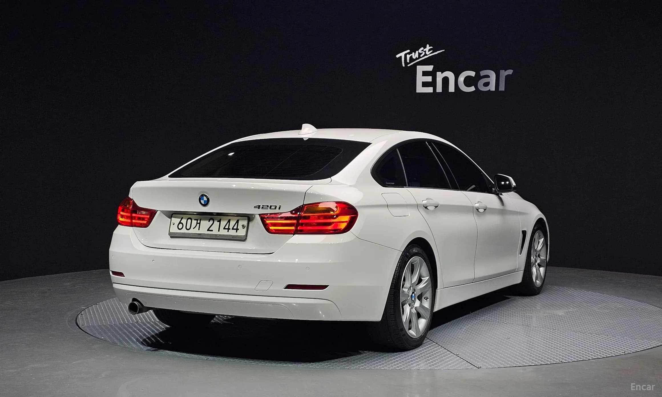 Series 4 (F32)