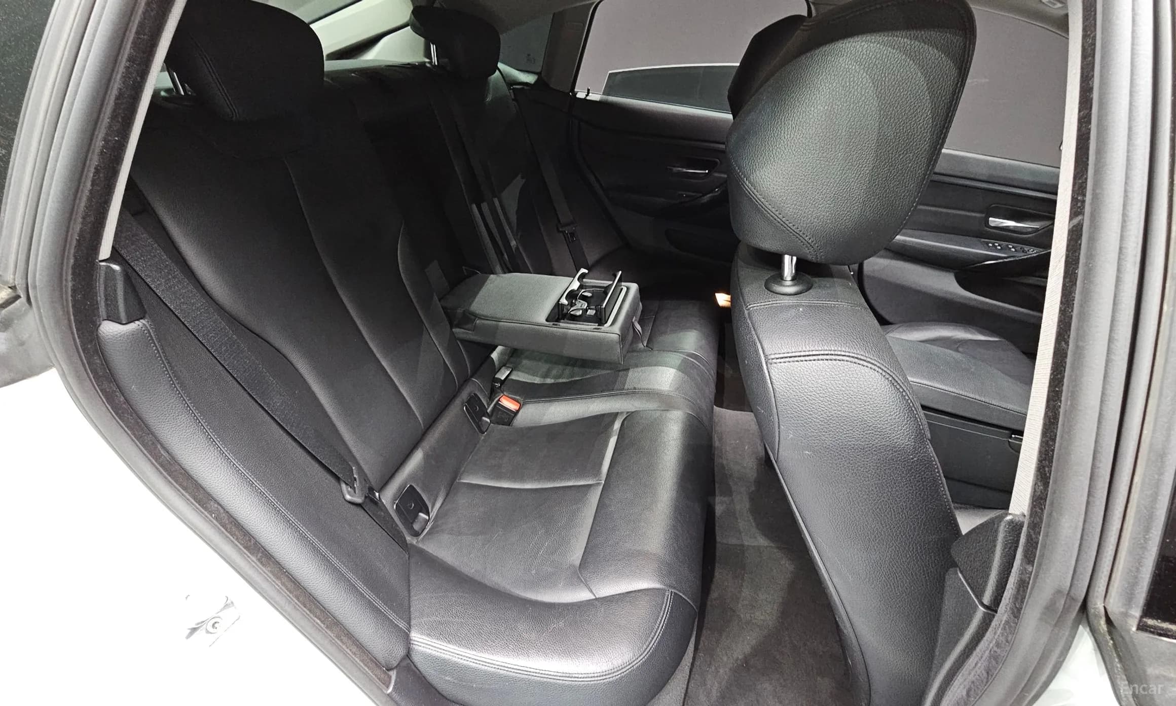 Series 4 (F32)