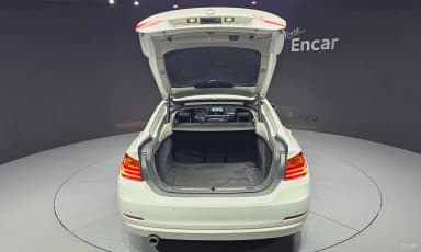 Series 4 (F32)