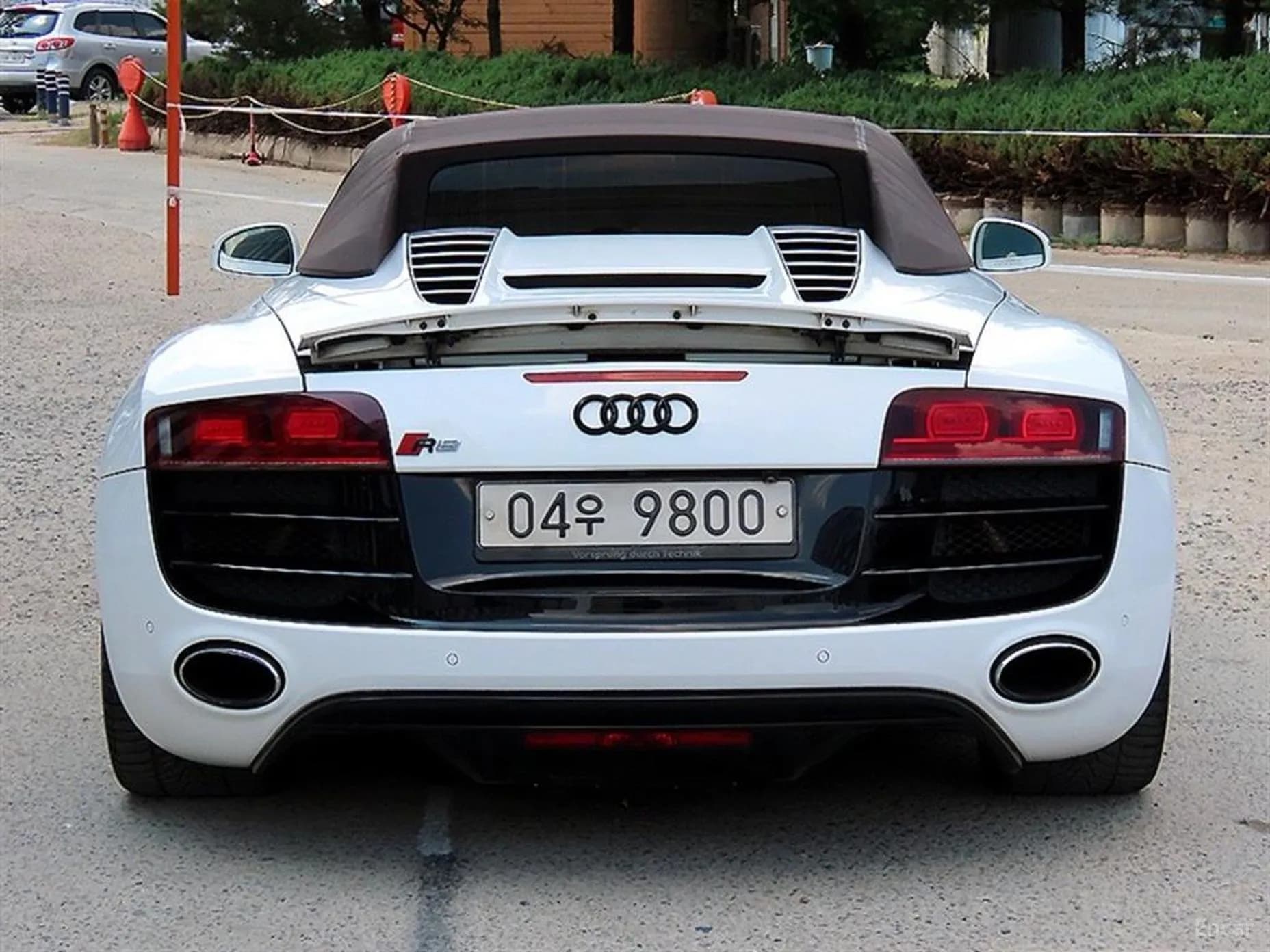 R8