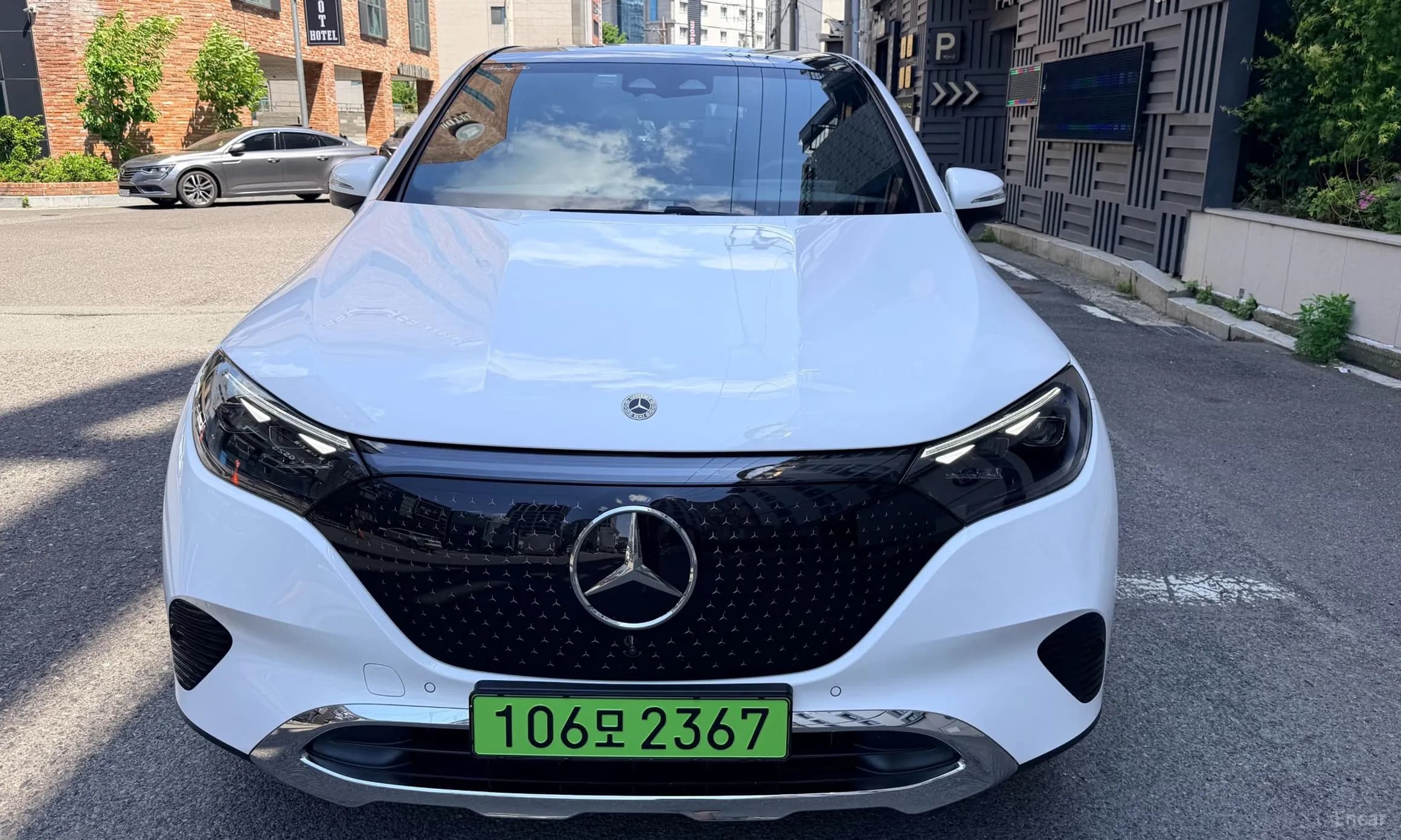 EQE SUV X294
