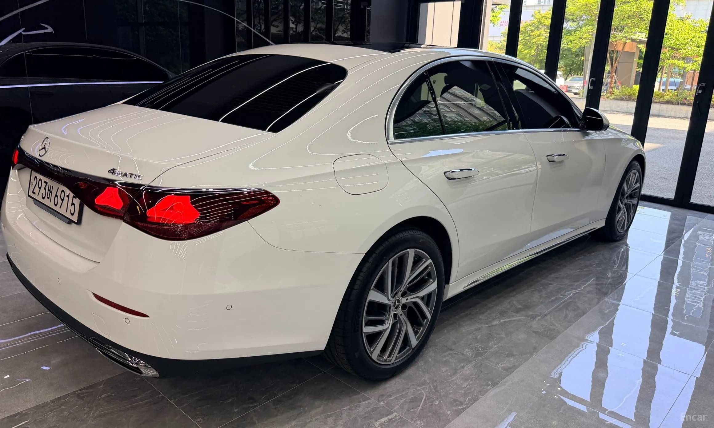 E-Class W214