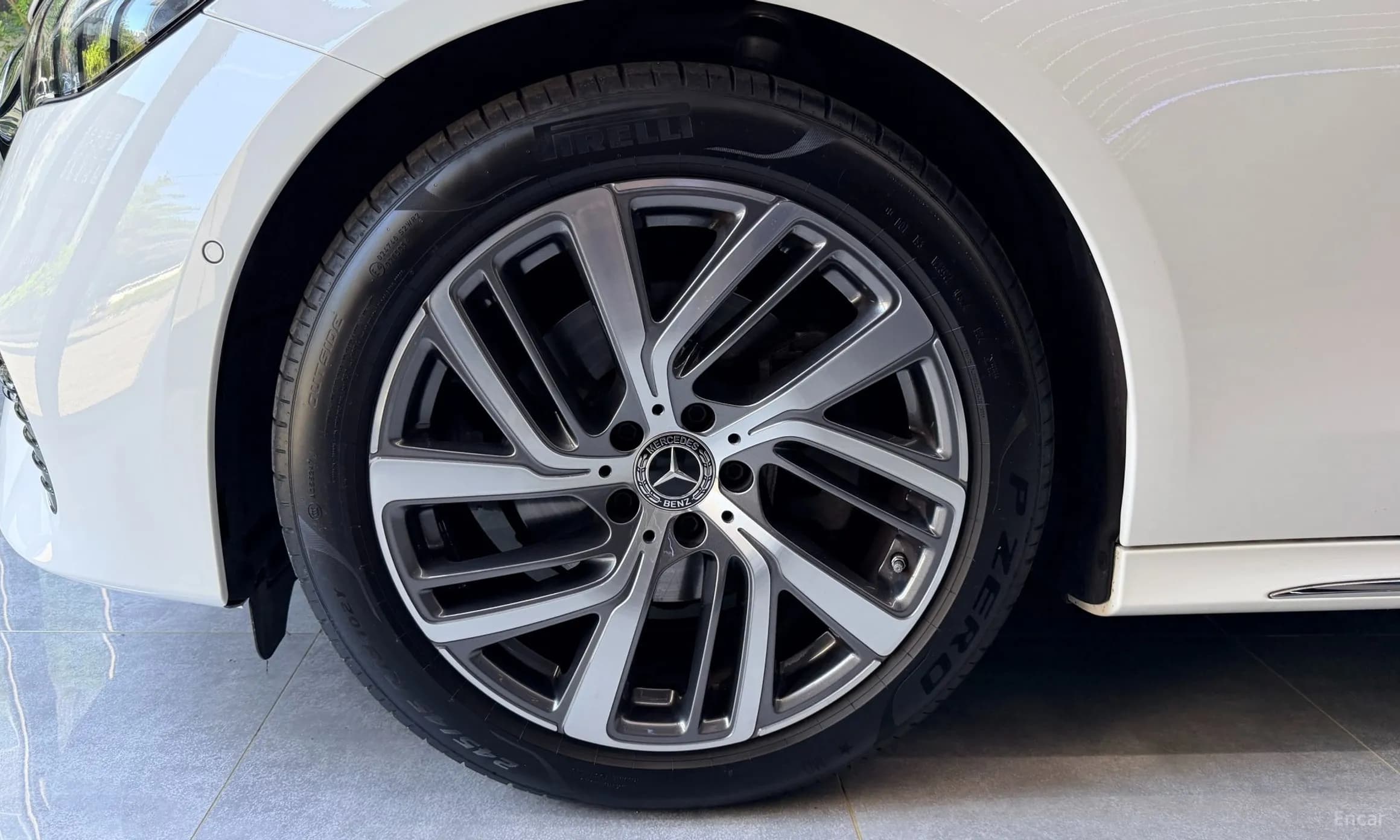 E-Class W214