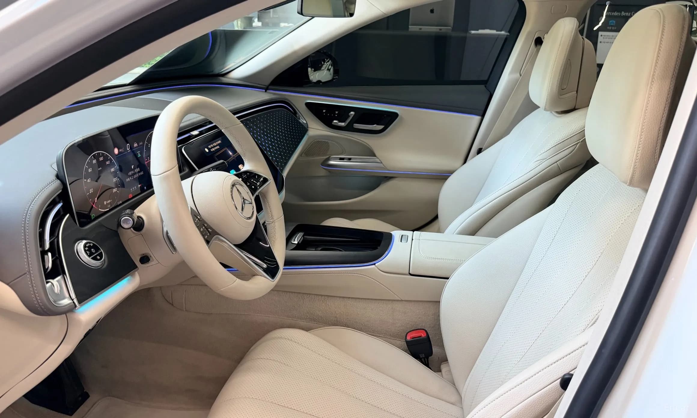 E-Class W214