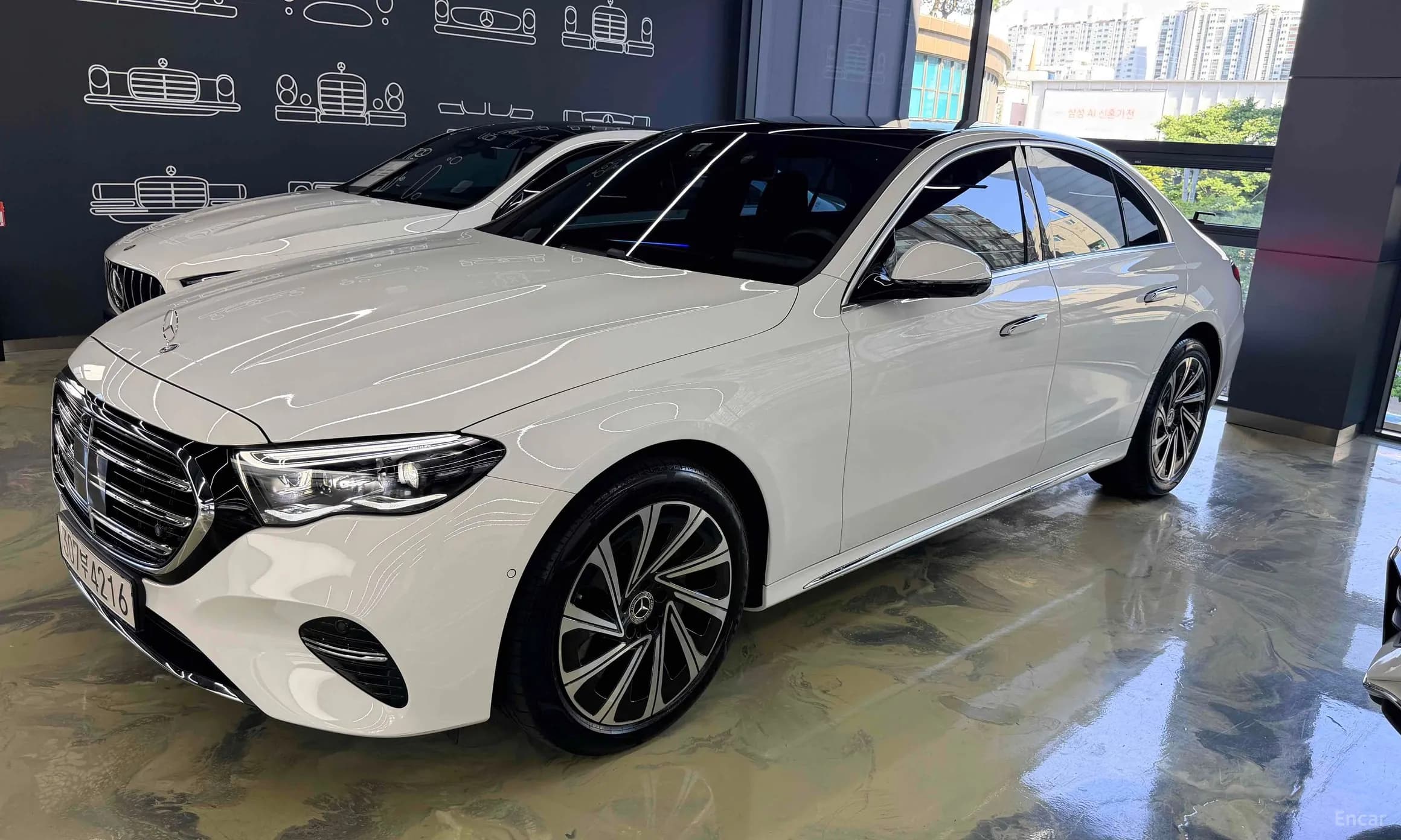 E-Class W214