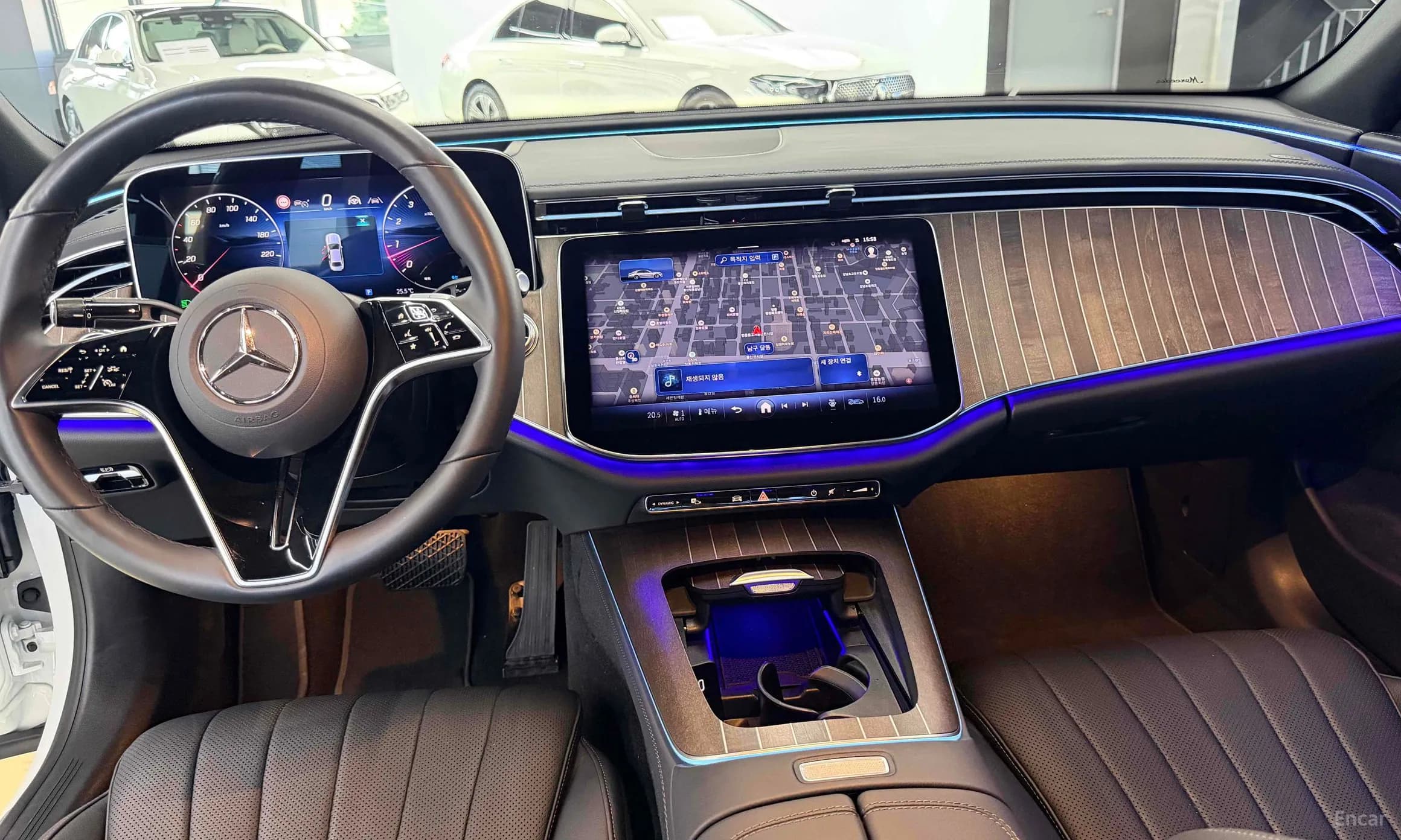 E-Class W214