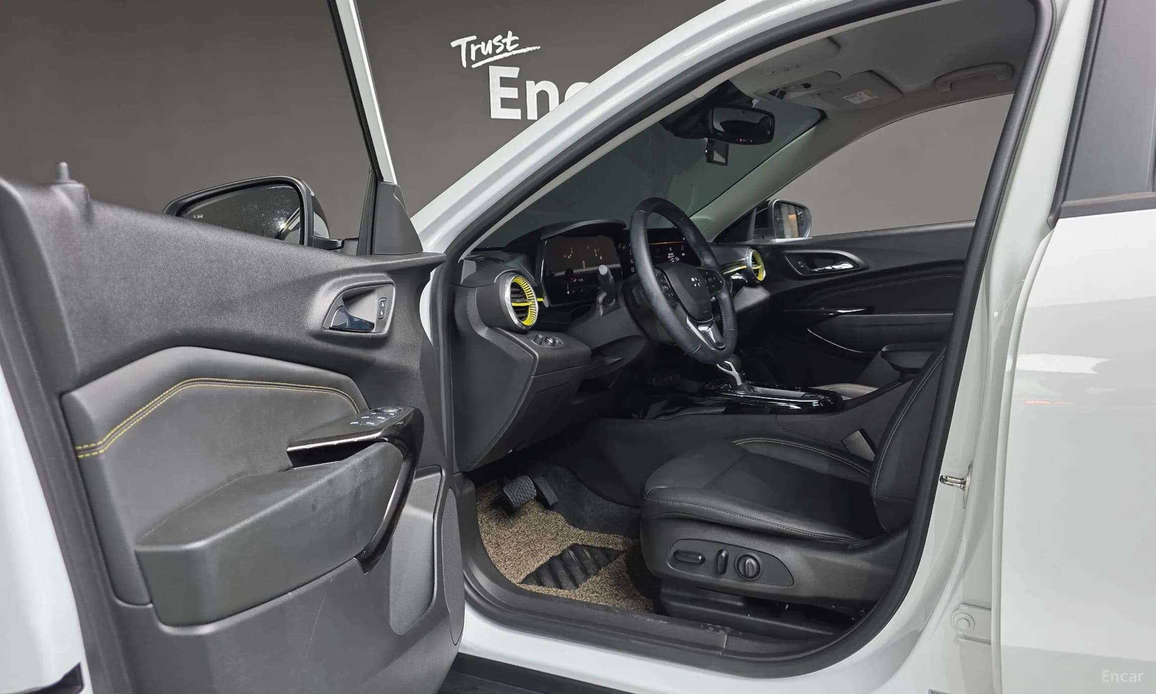 Trax Crossover