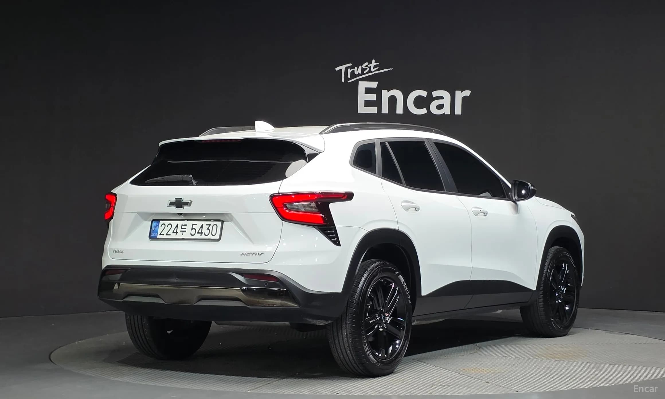 Trax Crossover
