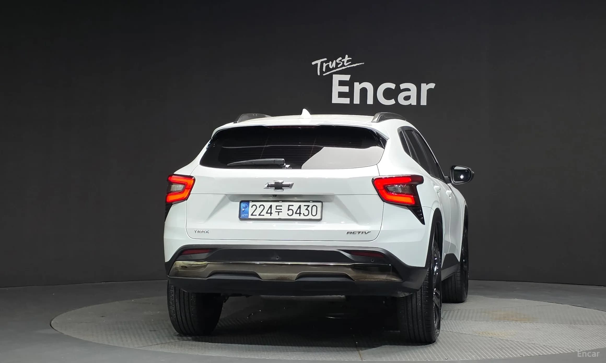 Trax Crossover