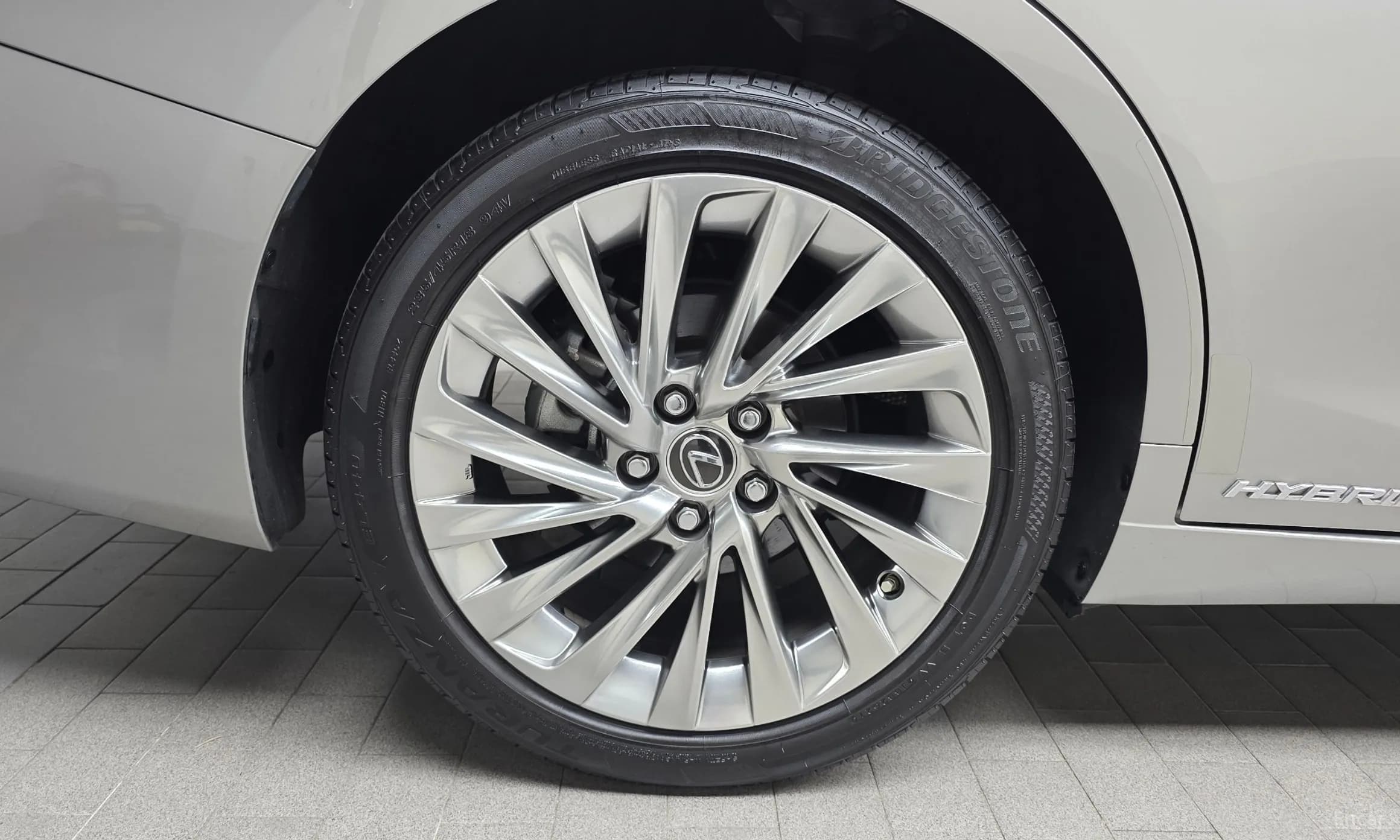 ES300h 7th Generation