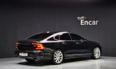 S90