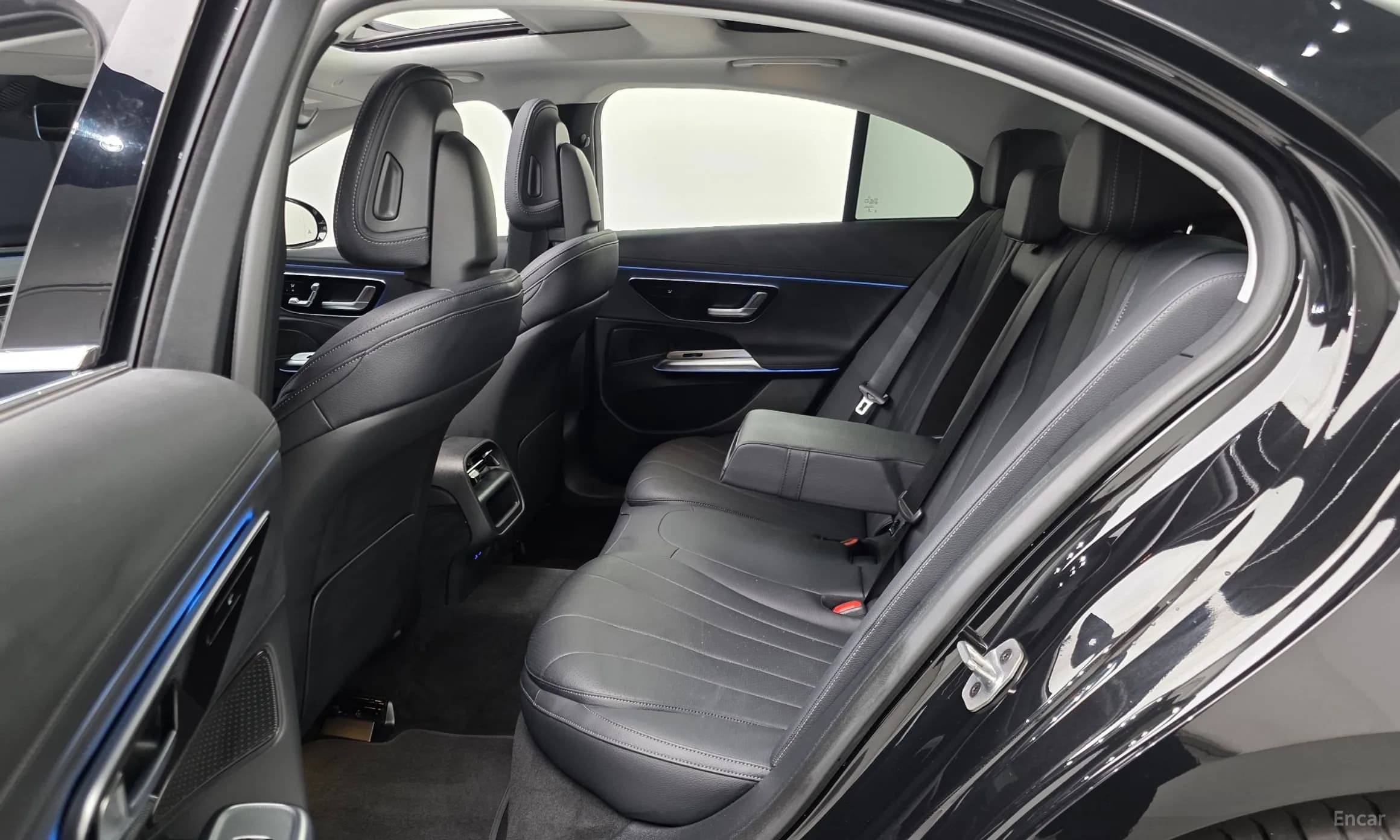 E-Class W214