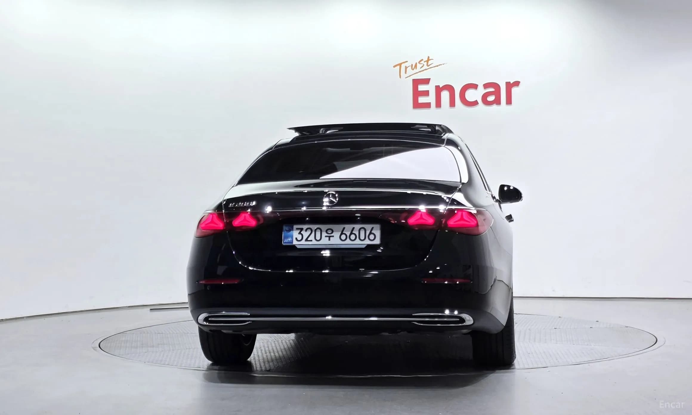 E-Class W214
