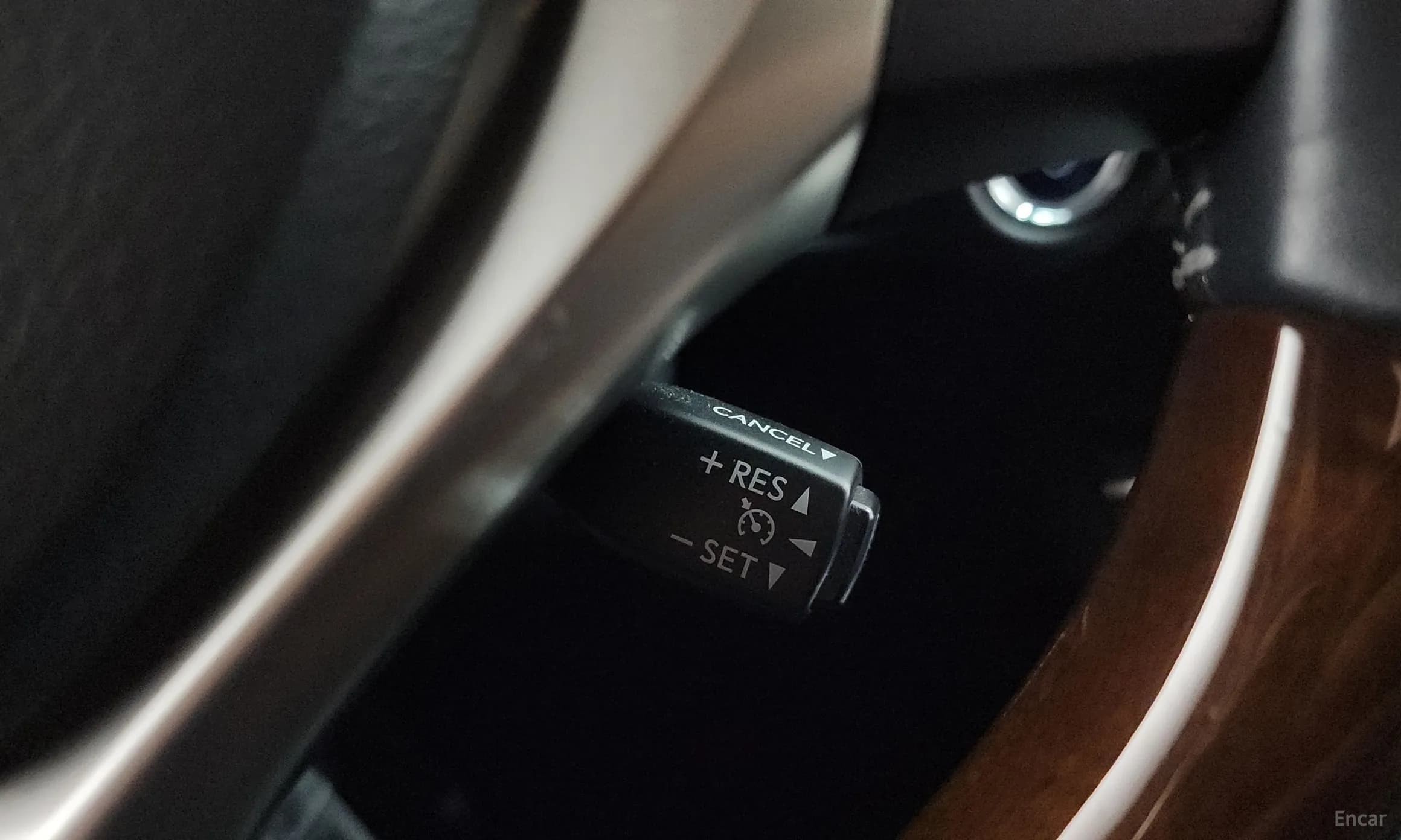 New ES300h