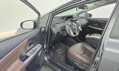 Prius V