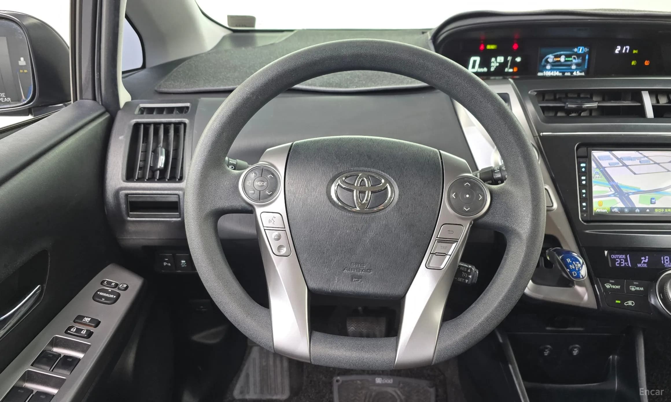 Prius V