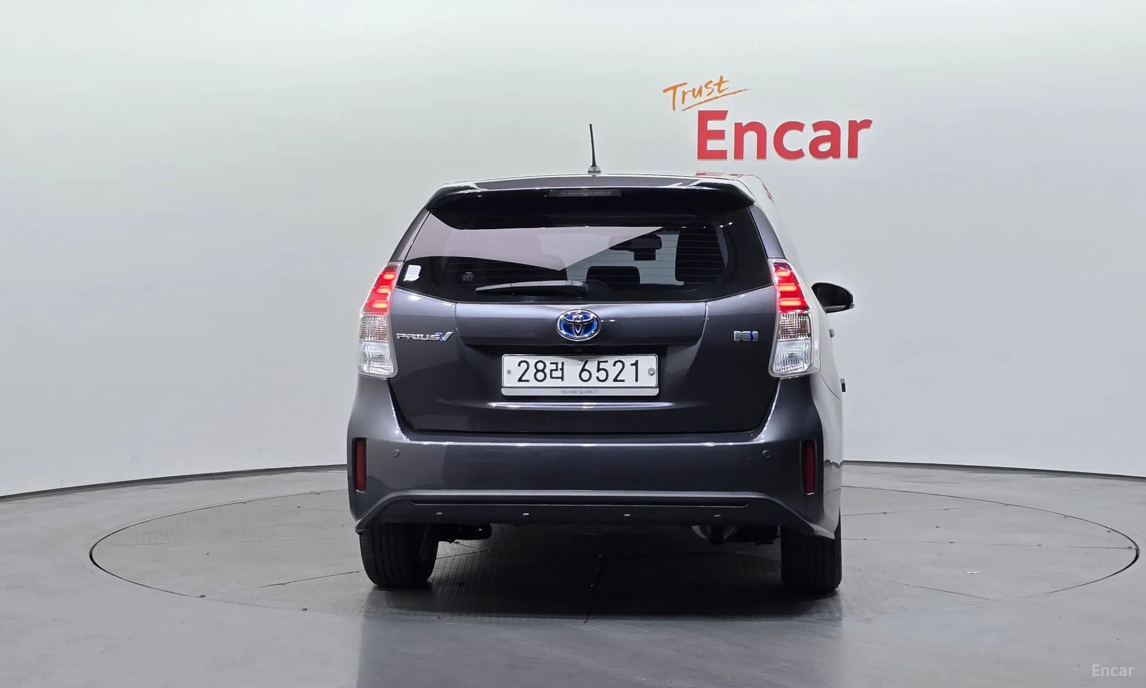 Prius V