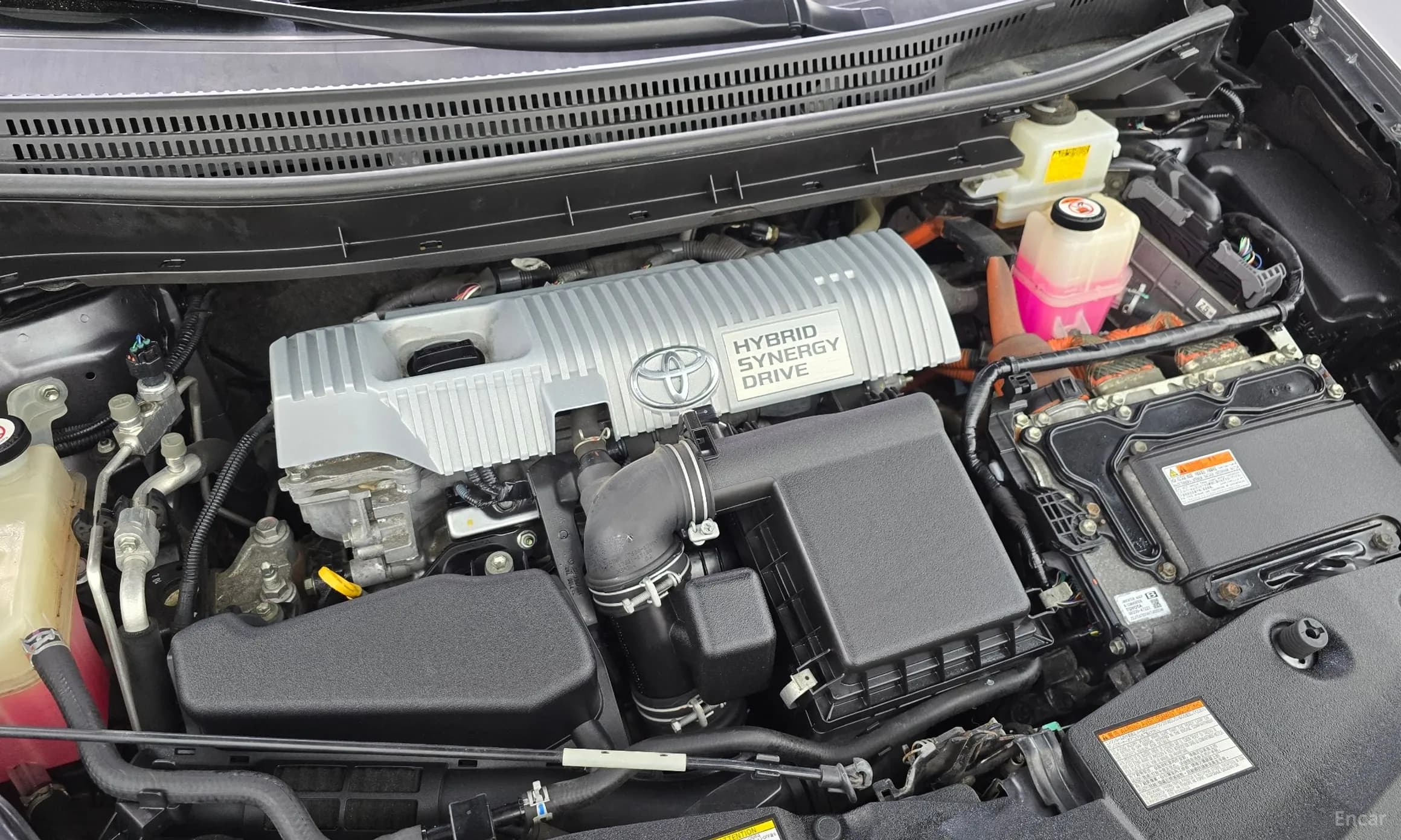 Prius V