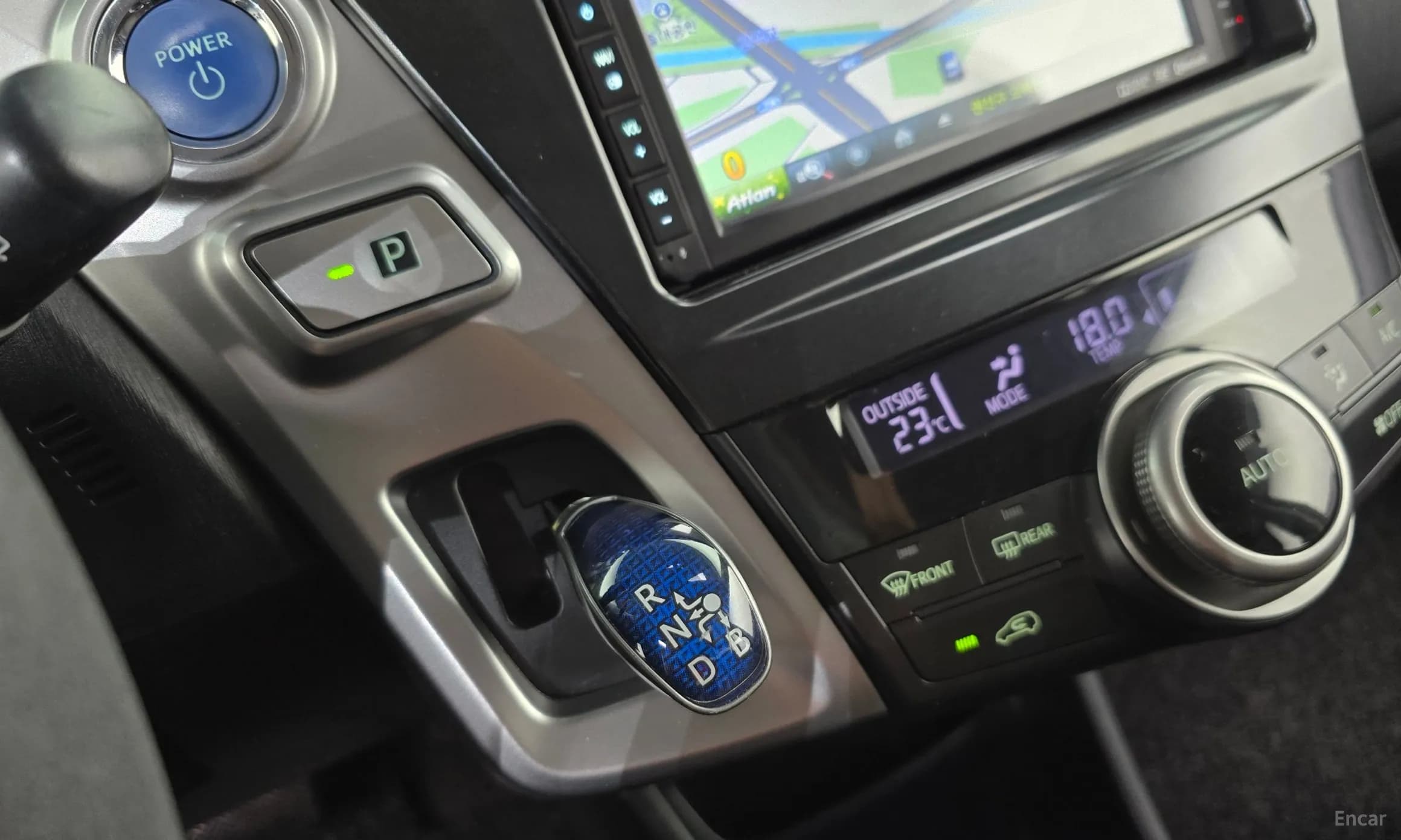 Prius V