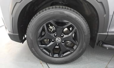 Rexton Sports Khan