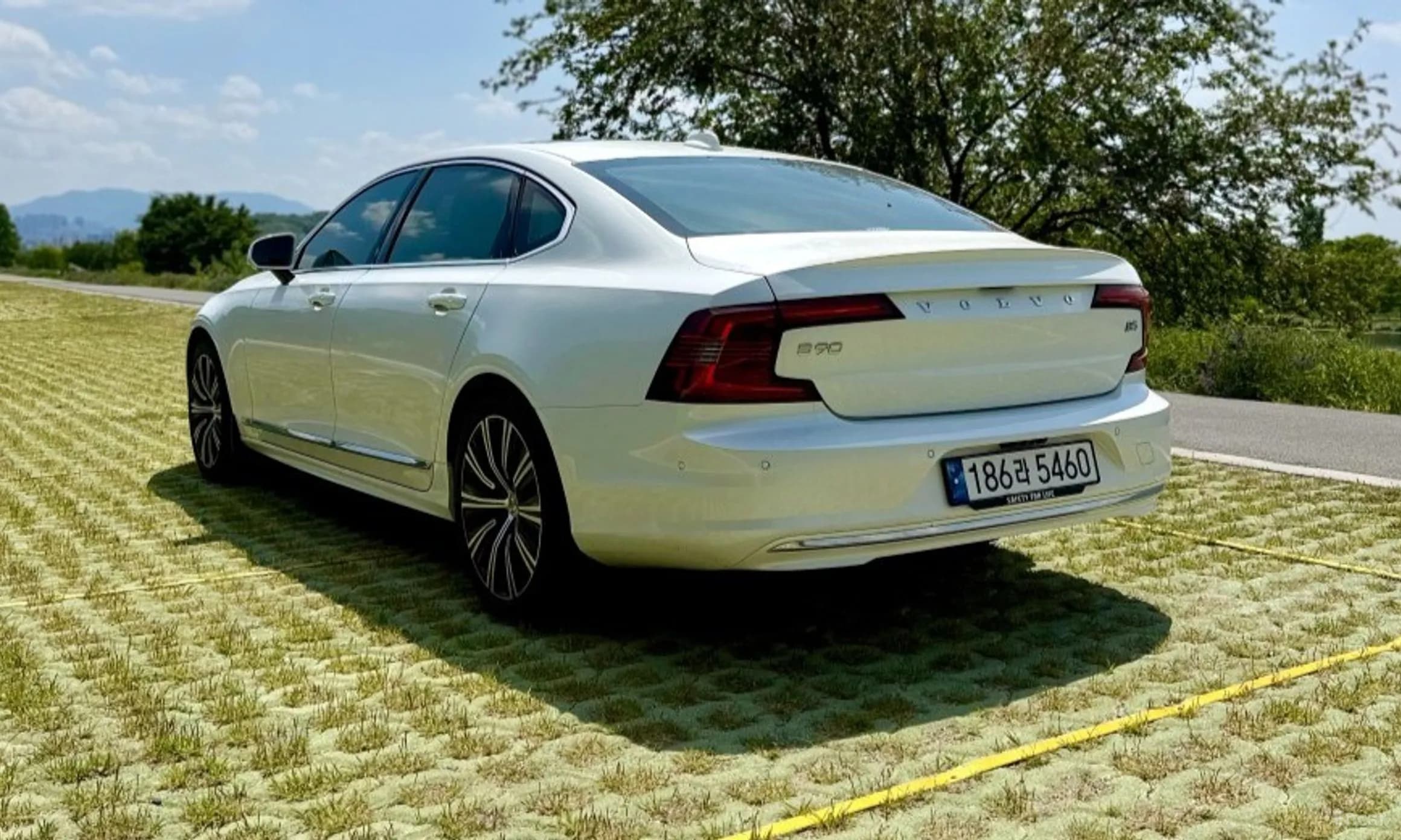S90