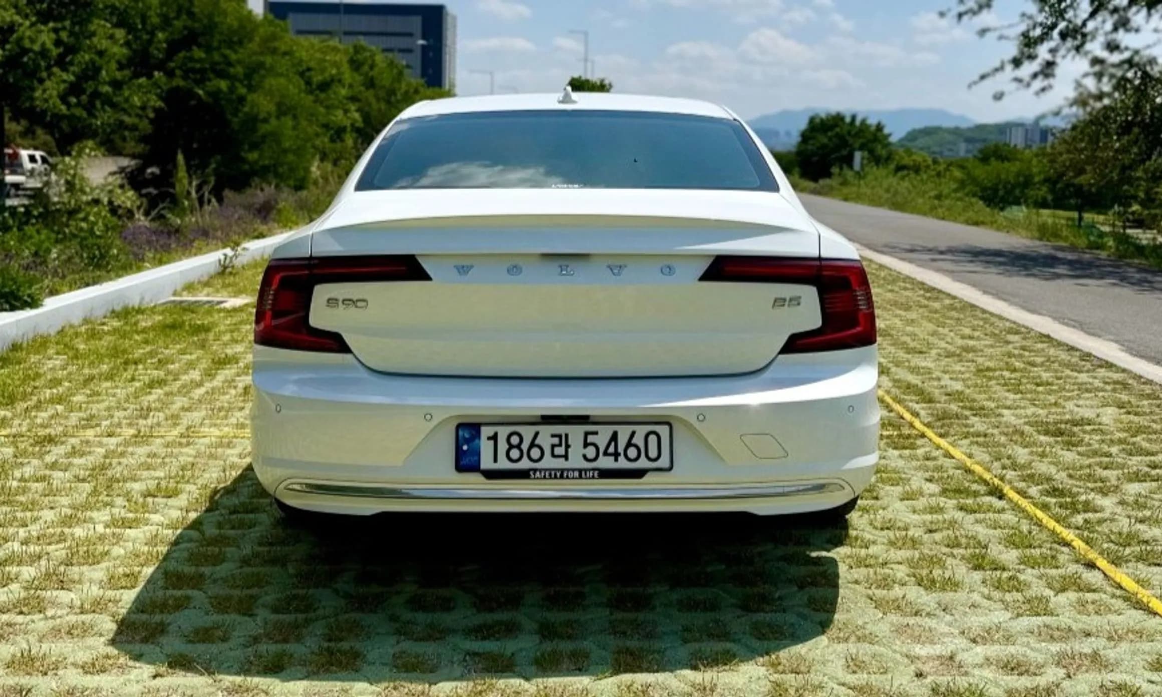 S90