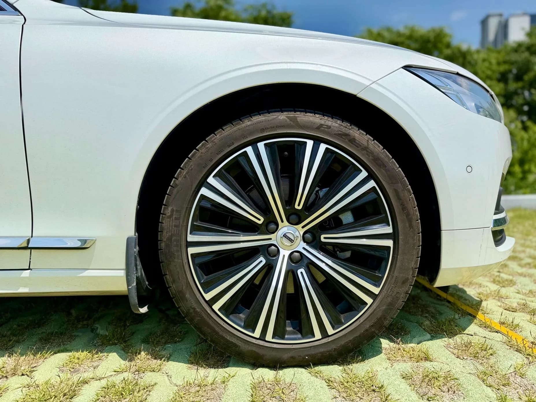 S90