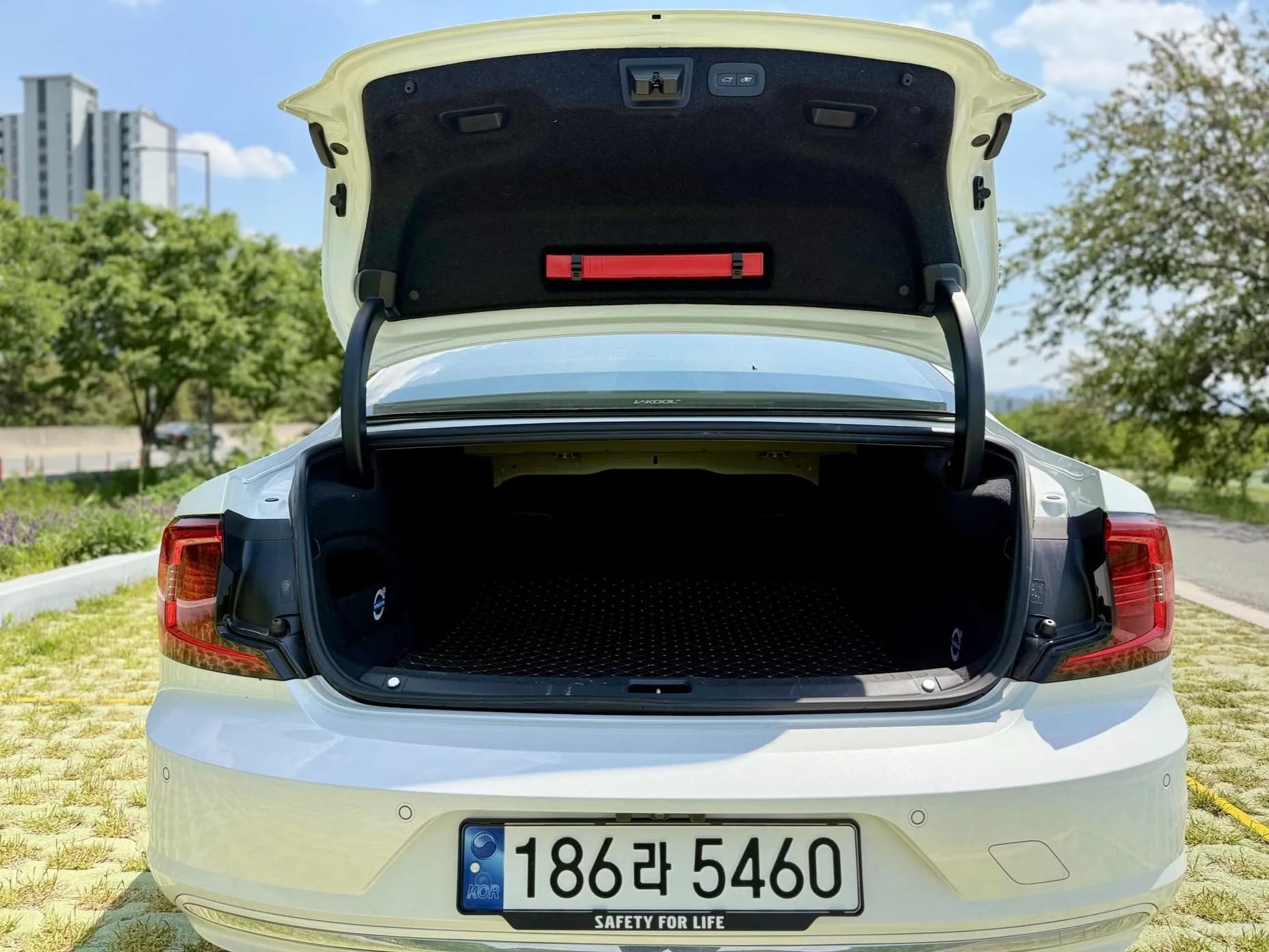 S90