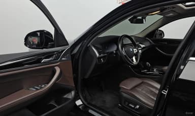 X4 (G02)