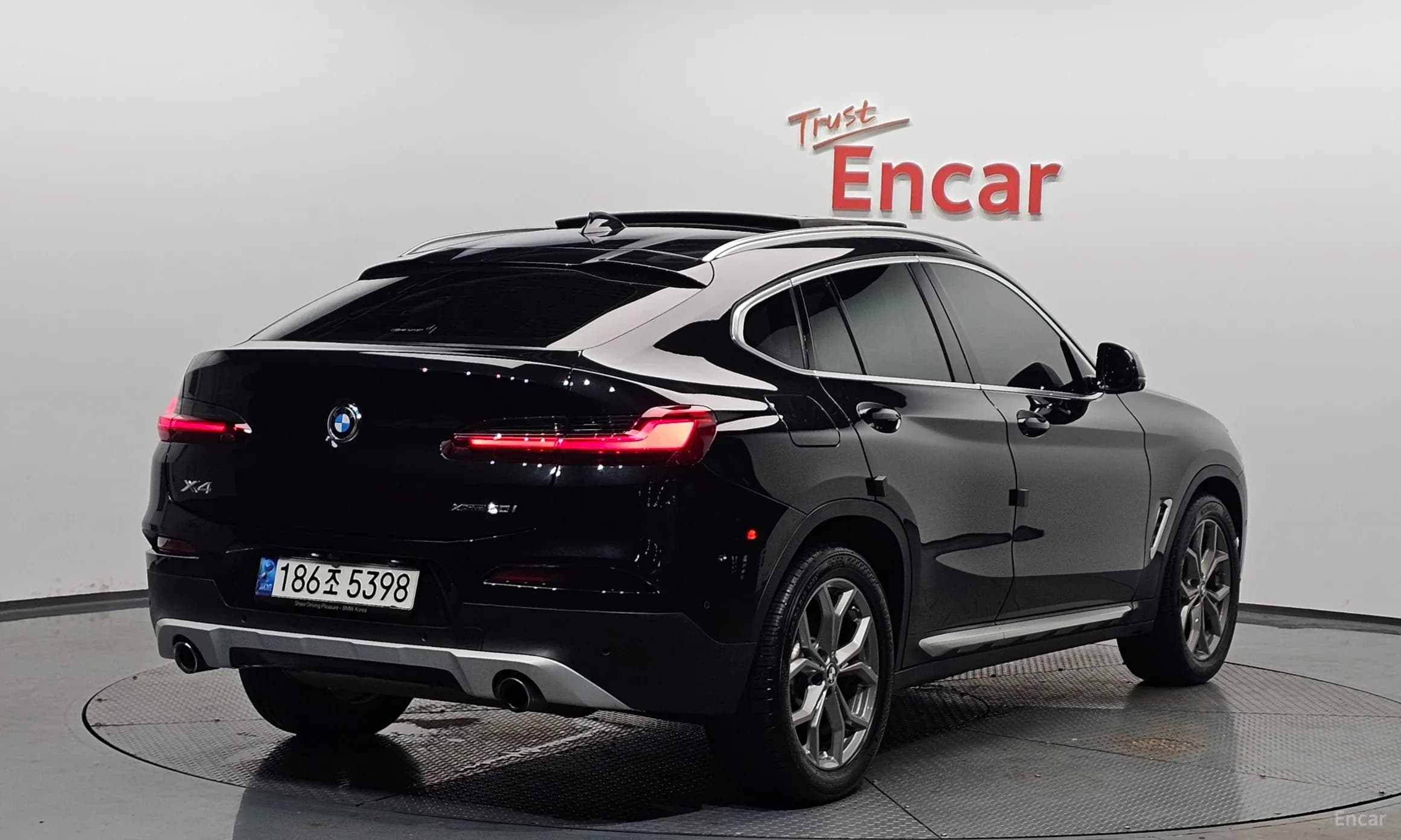 X4 (G02)
