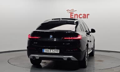 X4 (G02)
