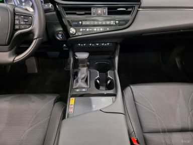 ES300h 7th Generation