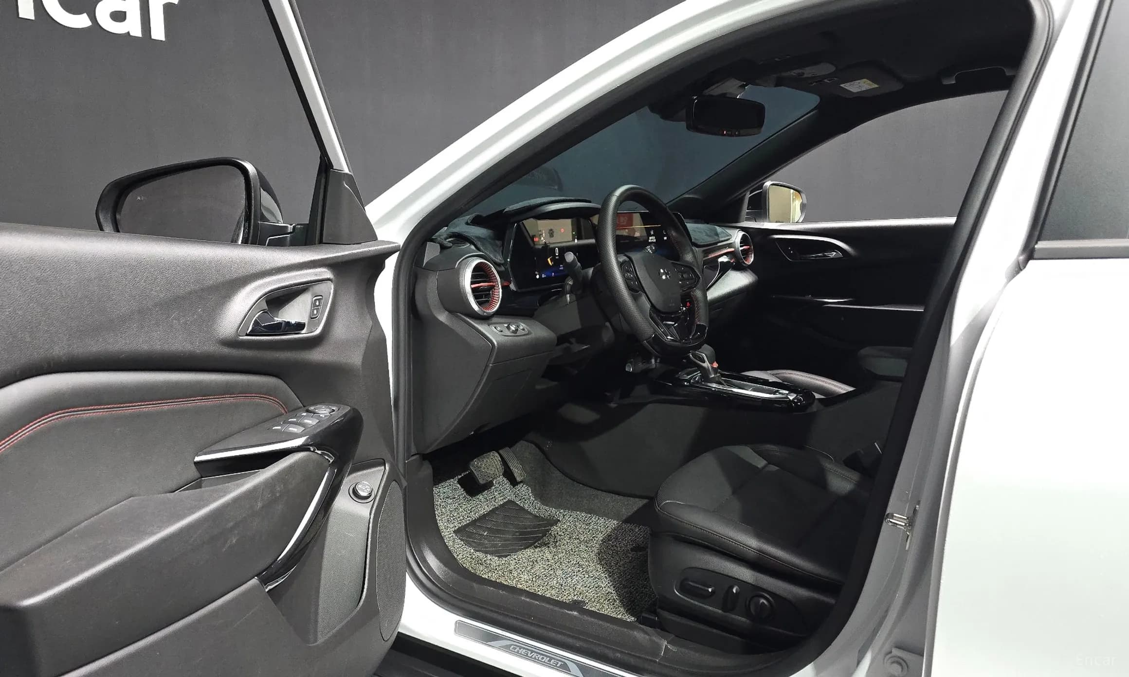 Trax Crossover