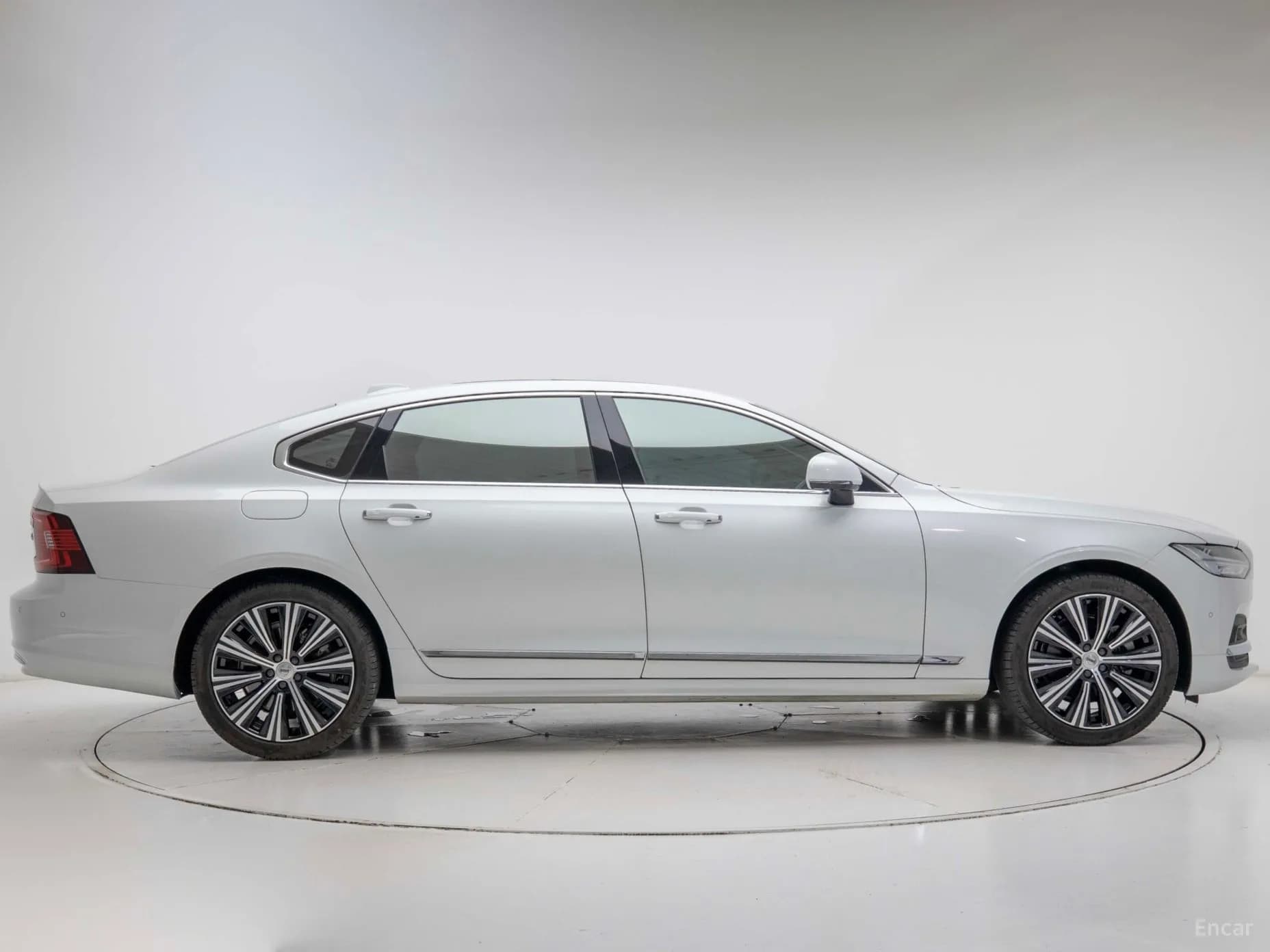 S90