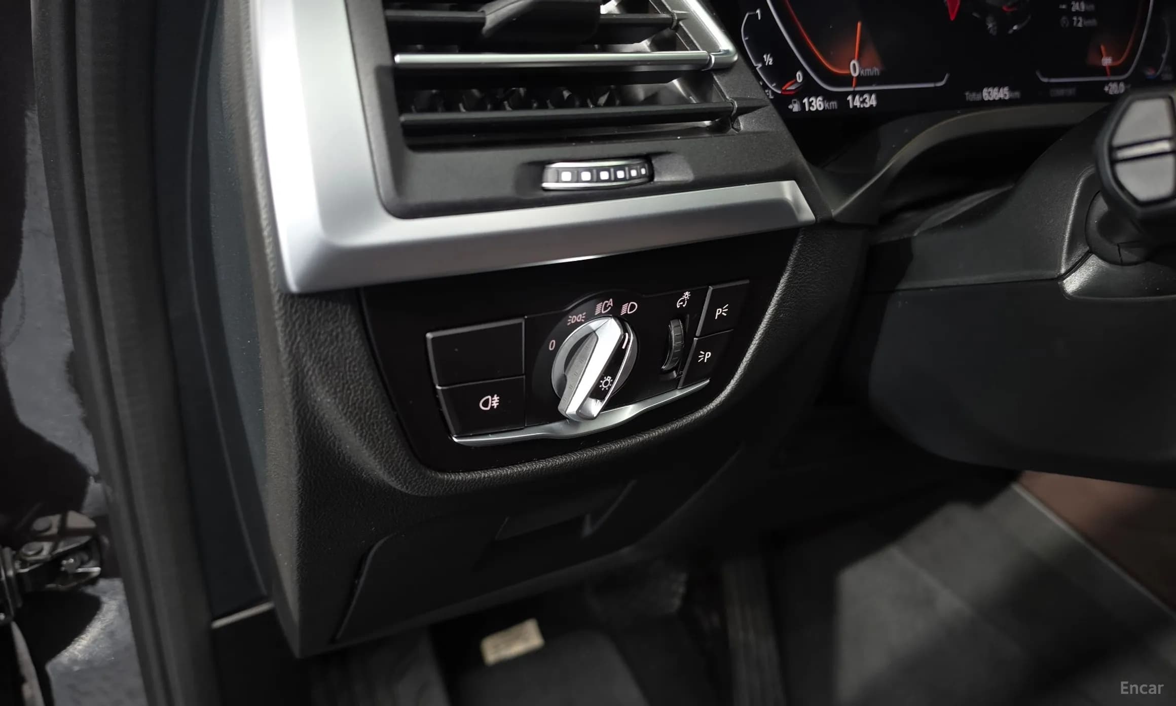 X4 (G02)