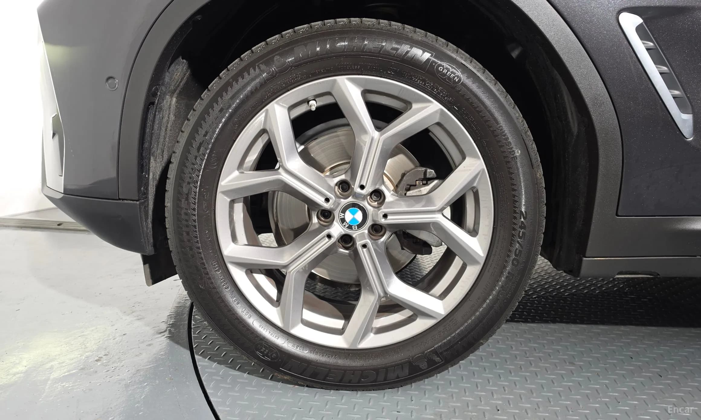 X4 (G02)