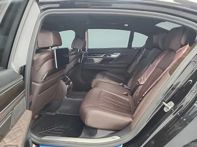 7 Series (G11)