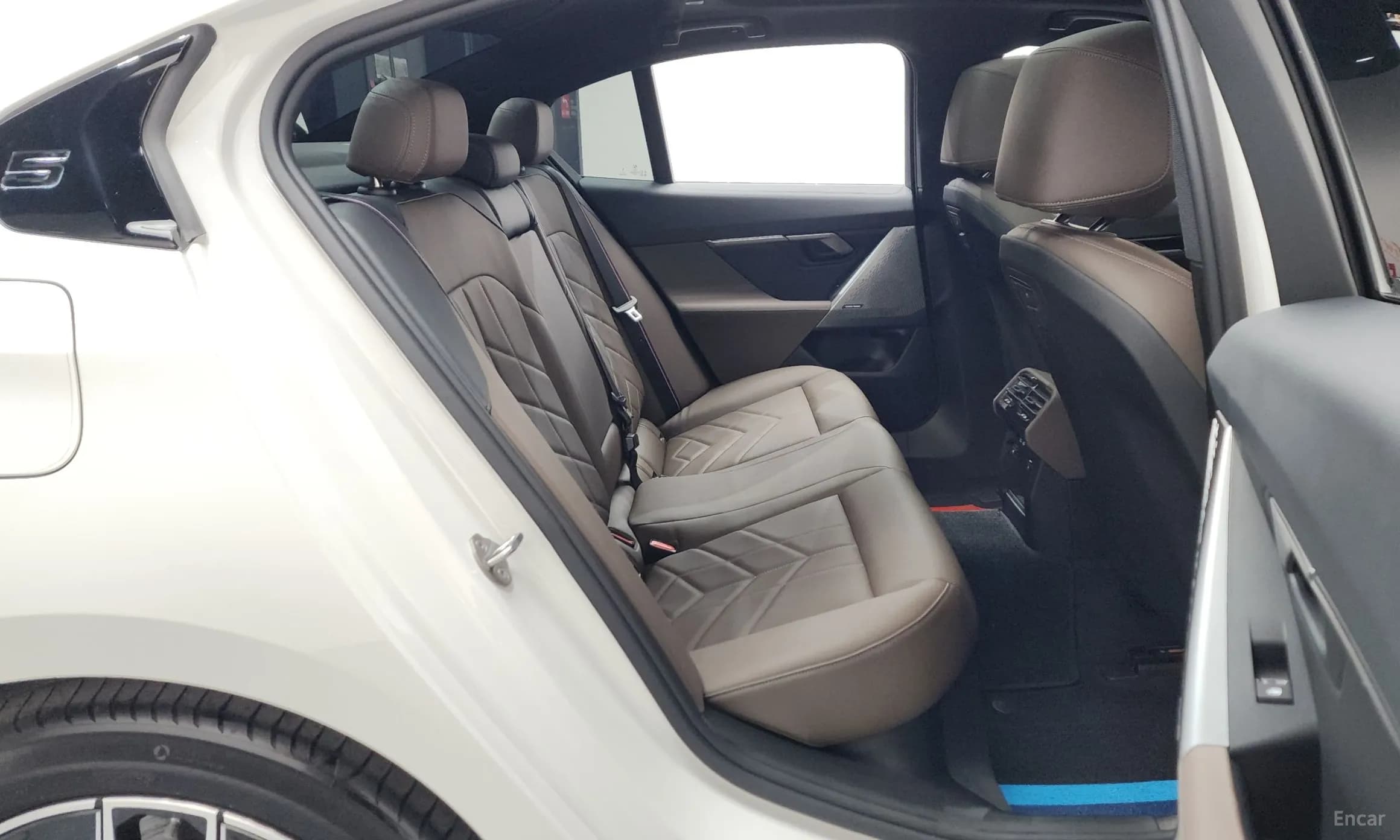 5 Series (G60)
